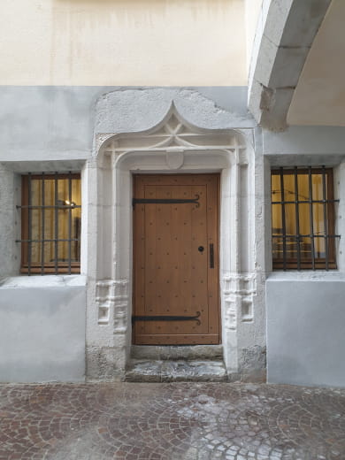 Vieille Ville de Montmélian - Porte gothique Hôtel Nicolle de La Place